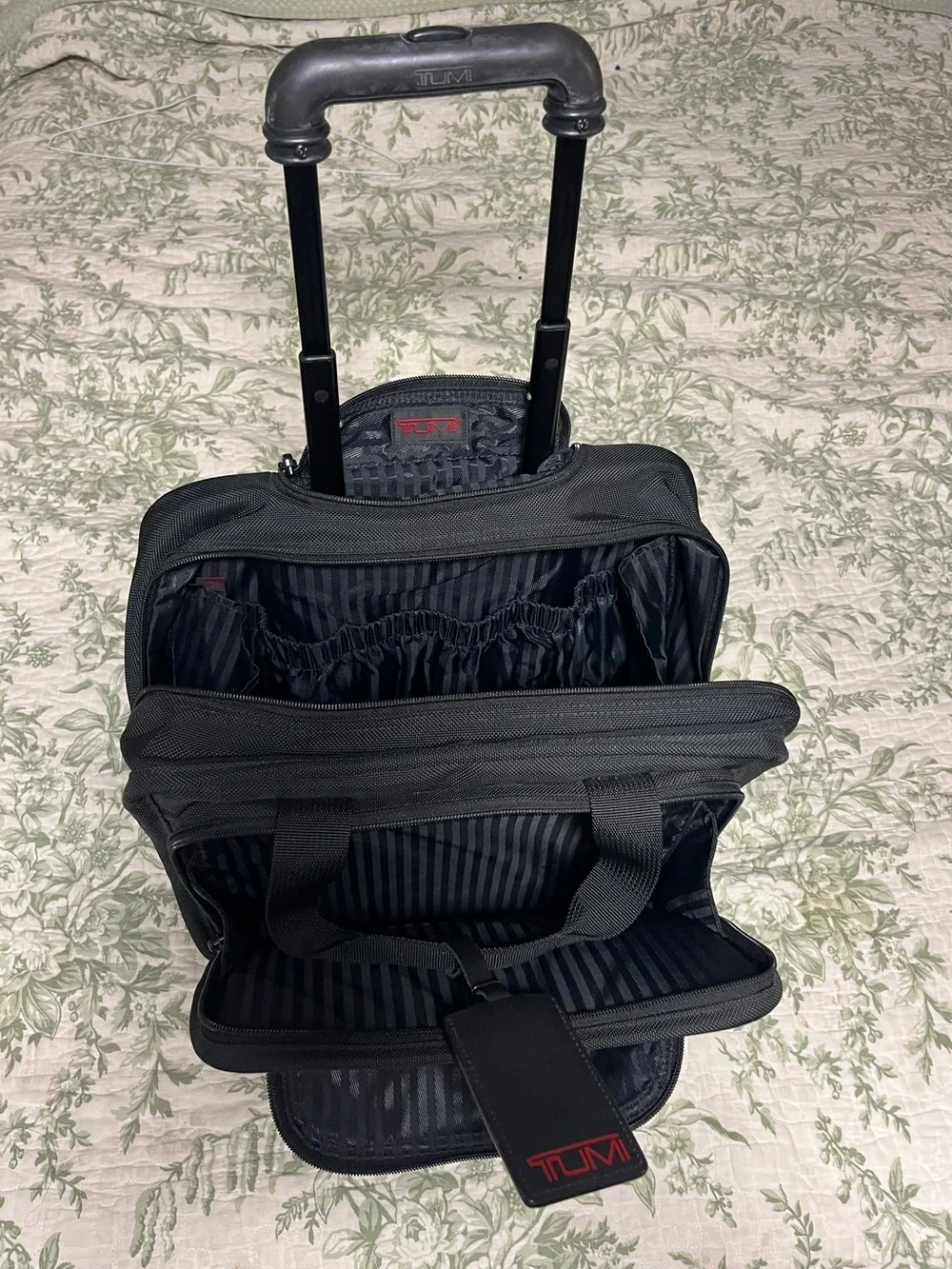 TUMI Black Nylon 2 Wheel Alpha Expandable Compact Carry On Luggage